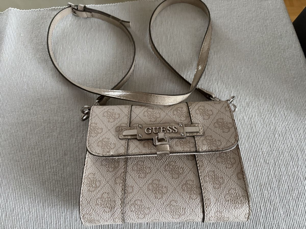 Guess Taschen für Damen: Guess Clutch – Gebraucht aus Therwil von Blume814
