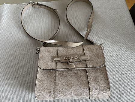Guess Clutch