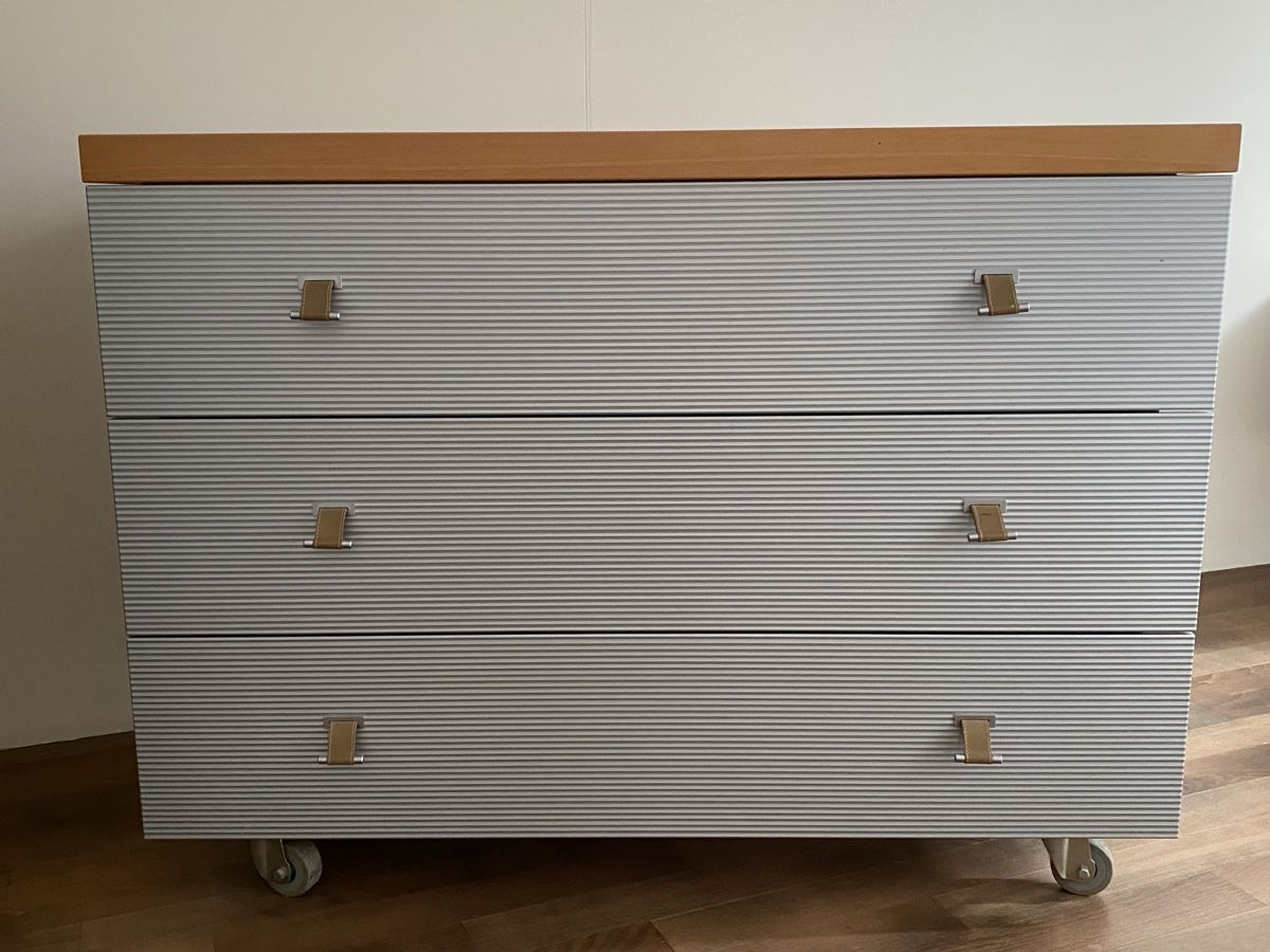 Ligne Roset Cassettiere: Lignet Roset Designer Schubladen-Kommode von Peter Maly – Usato da Luzern venduto da katya8290