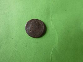 uralte Bronzemünze 14 mm     0.88 g