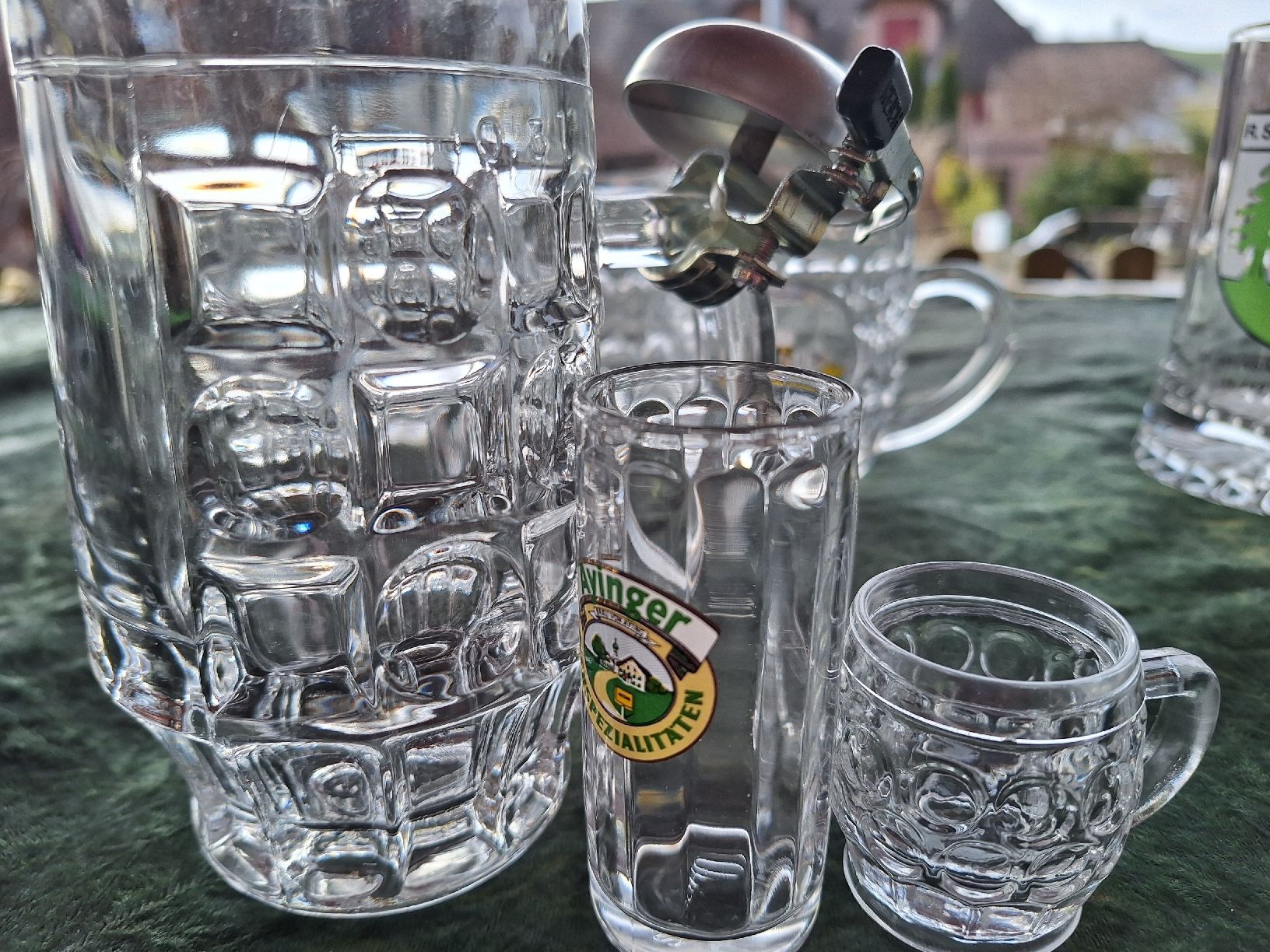 Bicchieri: 13 DIVERSE BIERKRÜGE – Usato da Huttwil venduto da Kunterbuntli 2