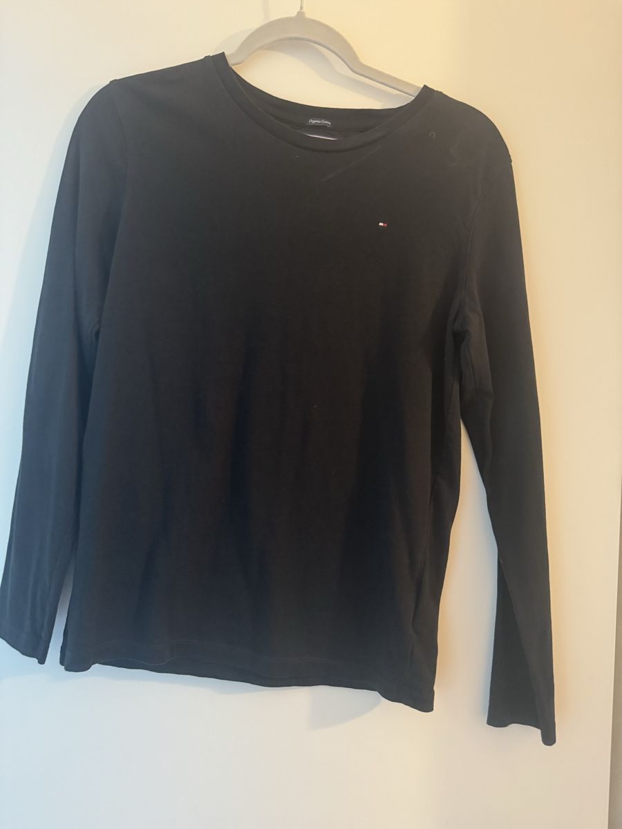 Tommy Hilfiger Pullover & Sweatshirts: Tommy Hilfiger Longsleeve Gr. 164, Schwarz – Gebraucht aus Neuenegg von mel_5pnq