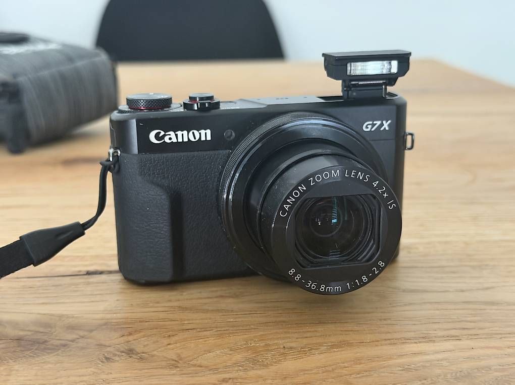 Fotocamera: Canon Powershot G7x Mark II Bundle – Usato da Uster venduto da ceh_8pgy 2