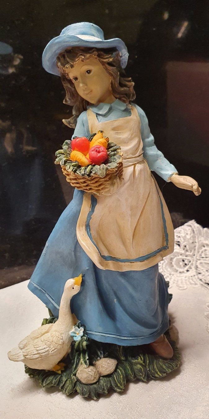 Figuren: Blumenmädchen Landhausstiel – Neu (gemäss Beschreibung) aus Mönchaltorf von Joka013
