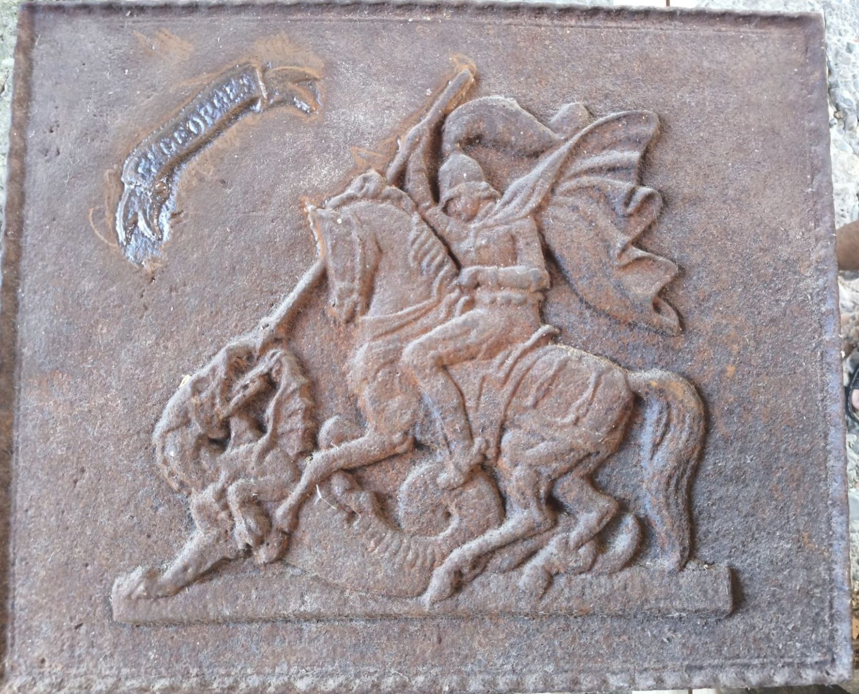 Statuette: St. Georges Drachentöter Kaminplatte – Usato da Eggenwil venduto da Nerli99