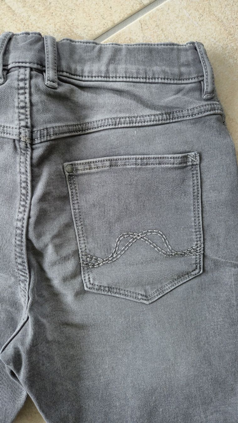 H&M Pantaloni: Shorts gris garçon, taille 164, H&M, taille réglable – Usato da Bussigny venduto da Carugas 3