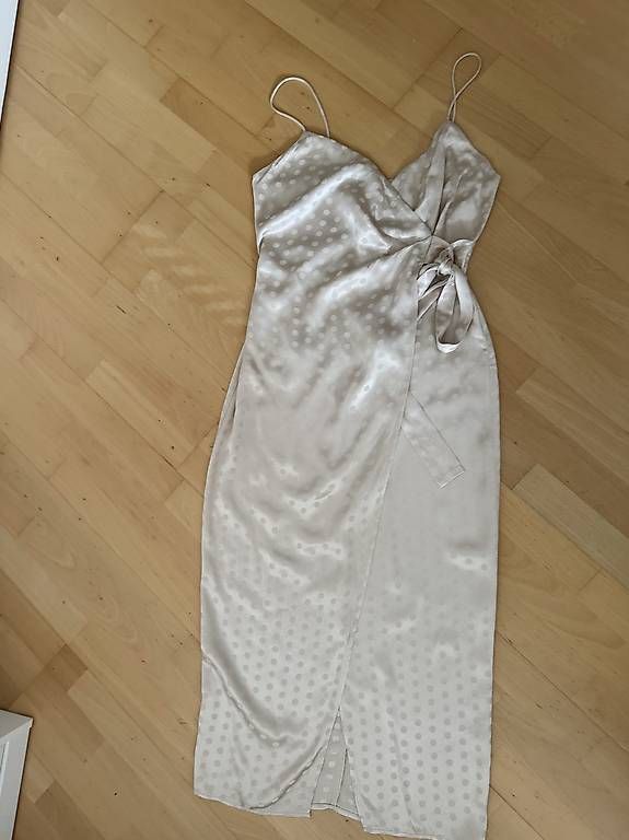 Vestiti: Elegante Dress – Usato da Zürich venduto da ram_9k9v