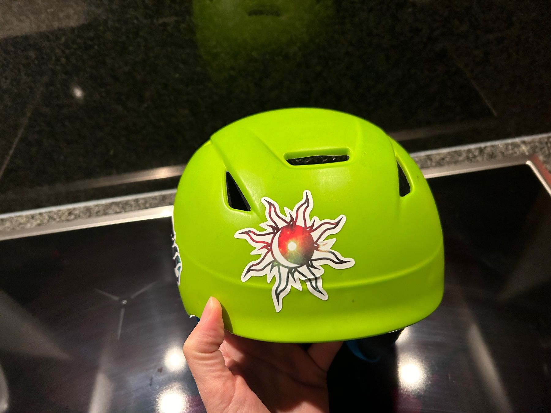 Uvex Helme: Kinder Skihelm CRIVIT vert Gr L - XL / 52 - 55cm – Gebraucht aus Arbedo von nadia1973 5