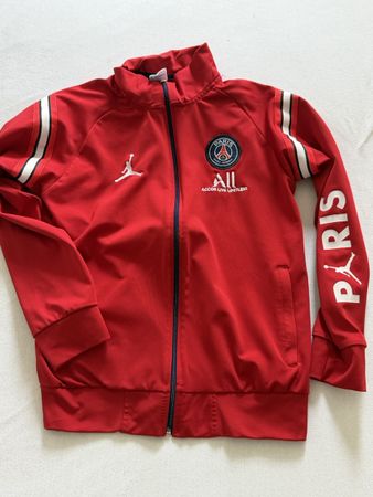 Veste PSG Jordan rouge taille 152 