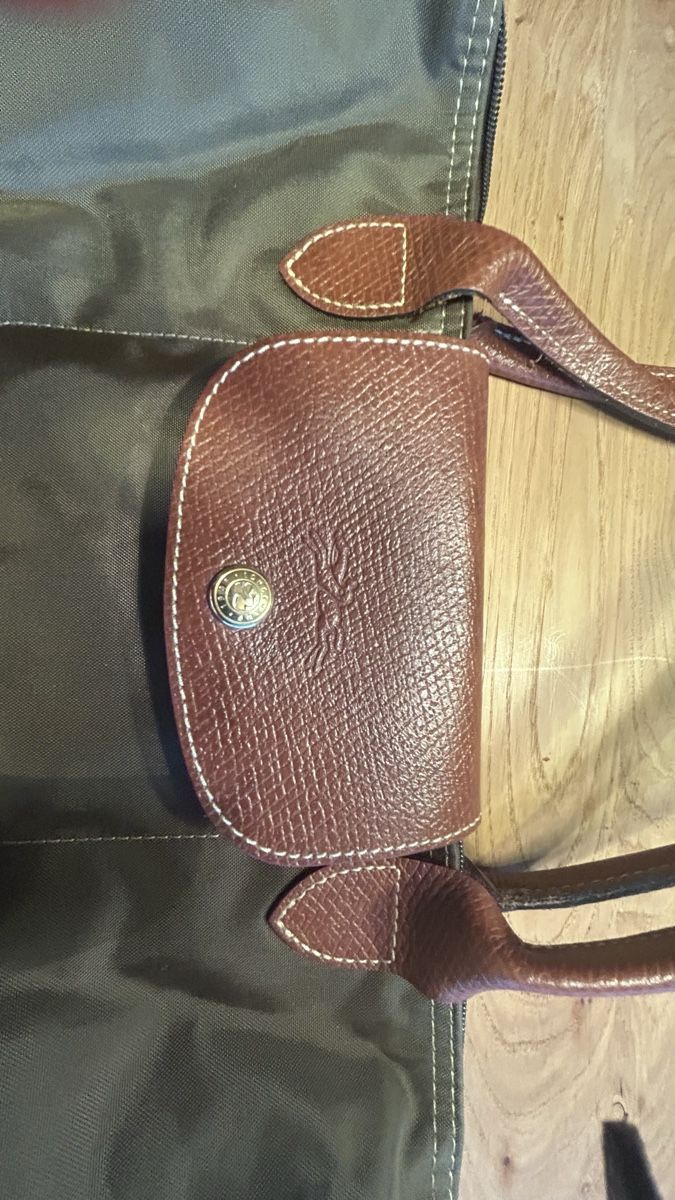 Longchamp Sacs femmes: Schultertasche – D'occasion à Birmenstorf AG par ClioR2000 2