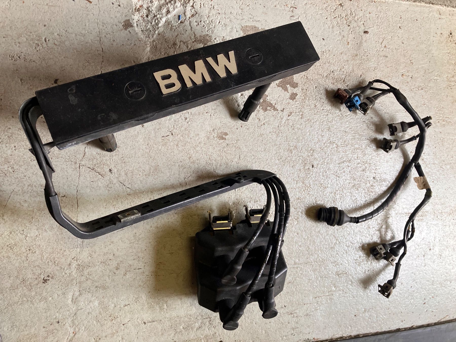 BMW Tutti pezzi di ricambio auto: BMW E30 318is Zündkabel mit Zündspule – Usato da Siebnen venduto da Alpina73
