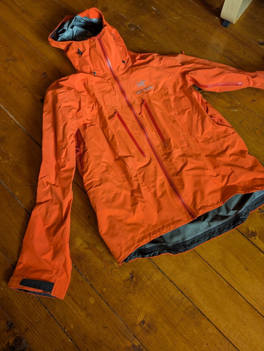 Arcteryx Giacche: Arc'teryx Alpha SV Jacket, Safety Orange – Usato da Zwischenflüh venduto da be6543 2
