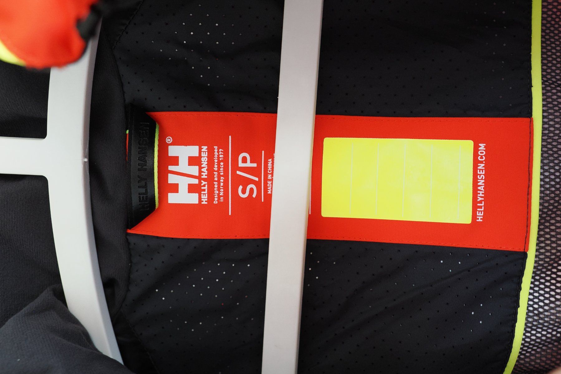 Helly Hansen Giacche: Helly hansen Skagen Offshore Cherry Tomato S – Nuovo (secondo la descrizione) da Horgen venduto da zooraff 1