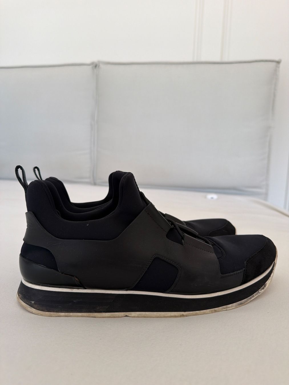 Hermès Scarpe da uomo: Hermes Sneakers Grösse 45 – Usato da Roggwil TG venduto da est_r5x7