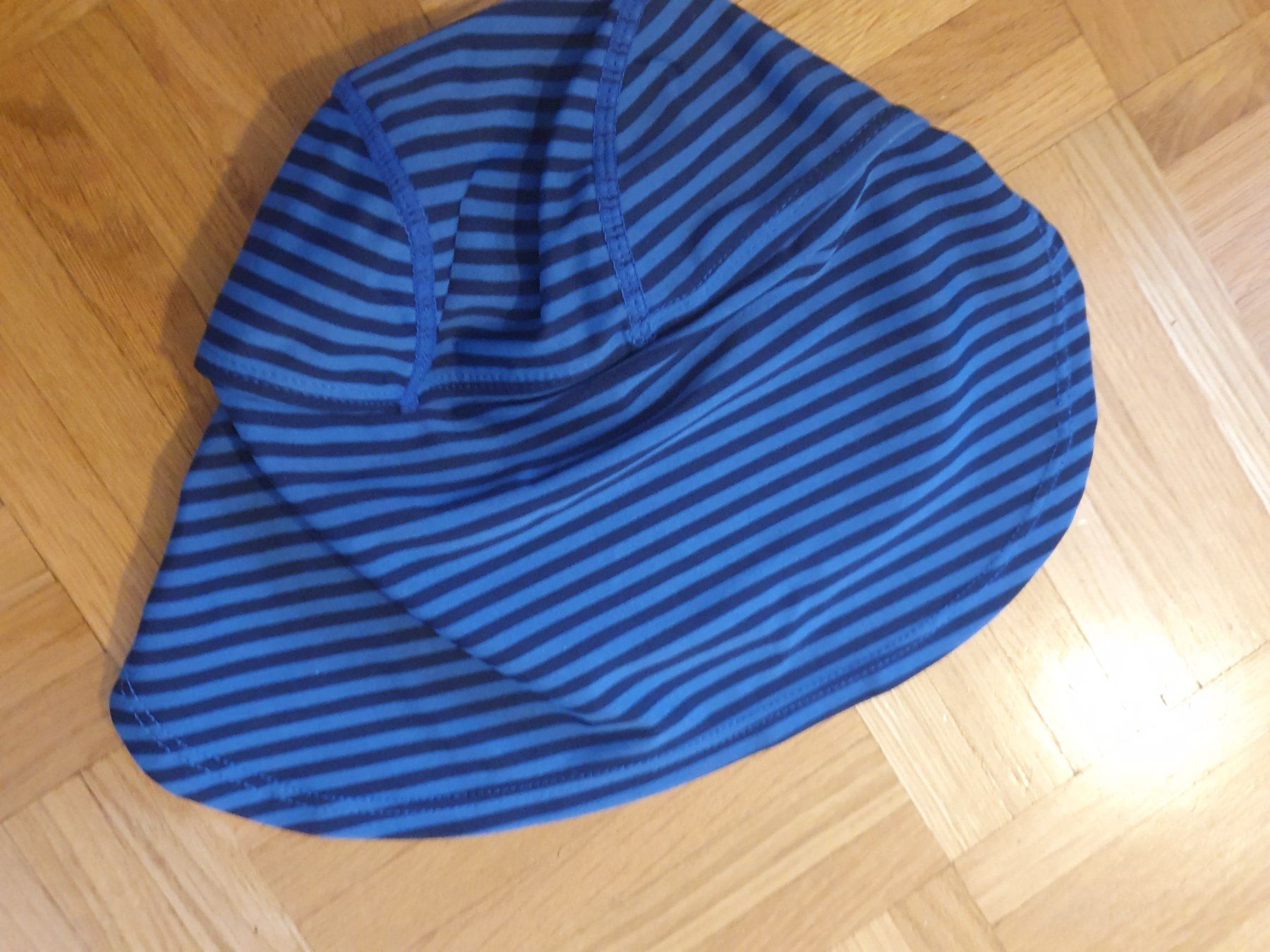 Chapeaux, bonnets & casquettes: Casquette de natation rayée taille unique 1 à 4 – D'occasion à Prilly par RoDyRe 4