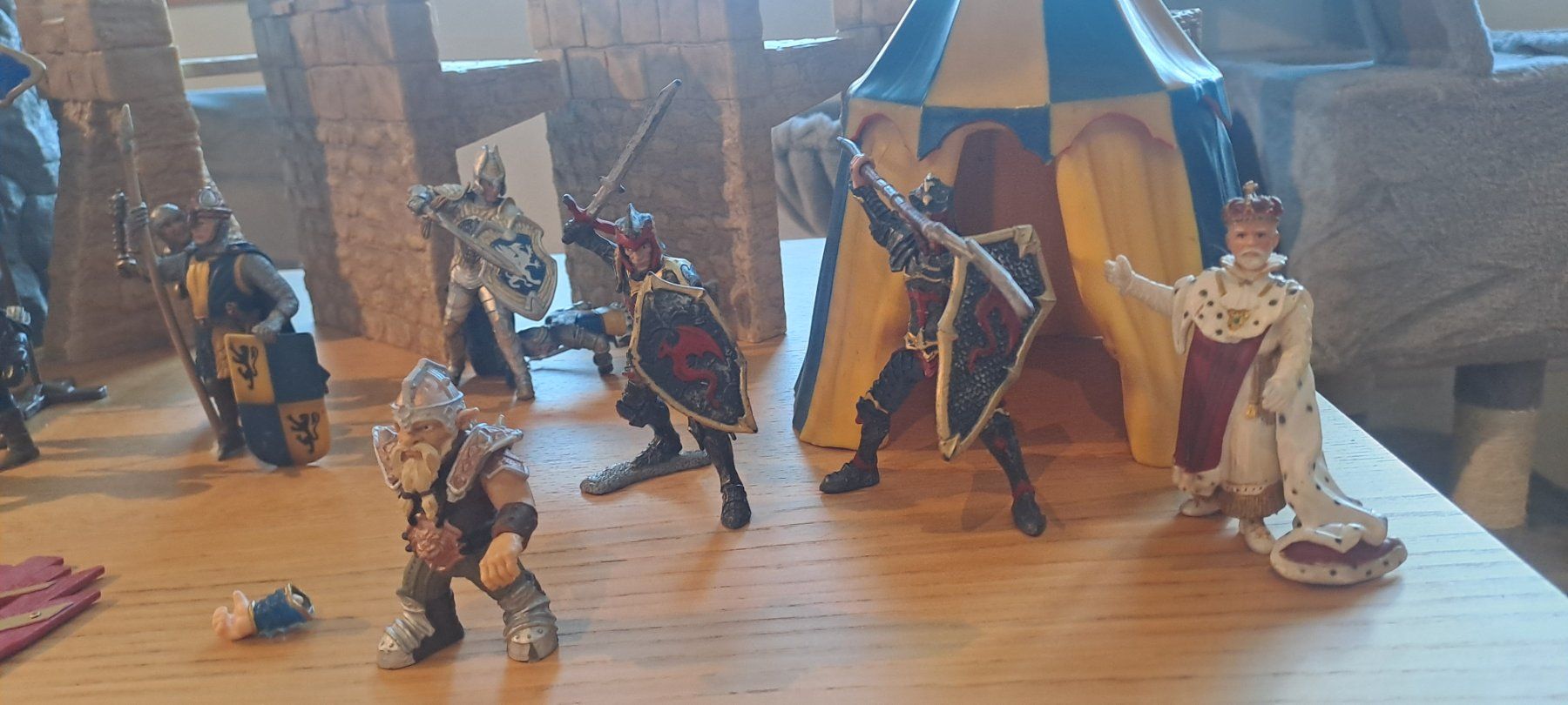 Schleich Giocattoli: Schleich Burg nicht komplett – Usato da Bitsch venduto da jajo79076 2
