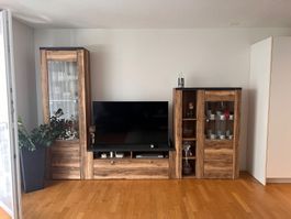 Wohnwand in Holzoptik