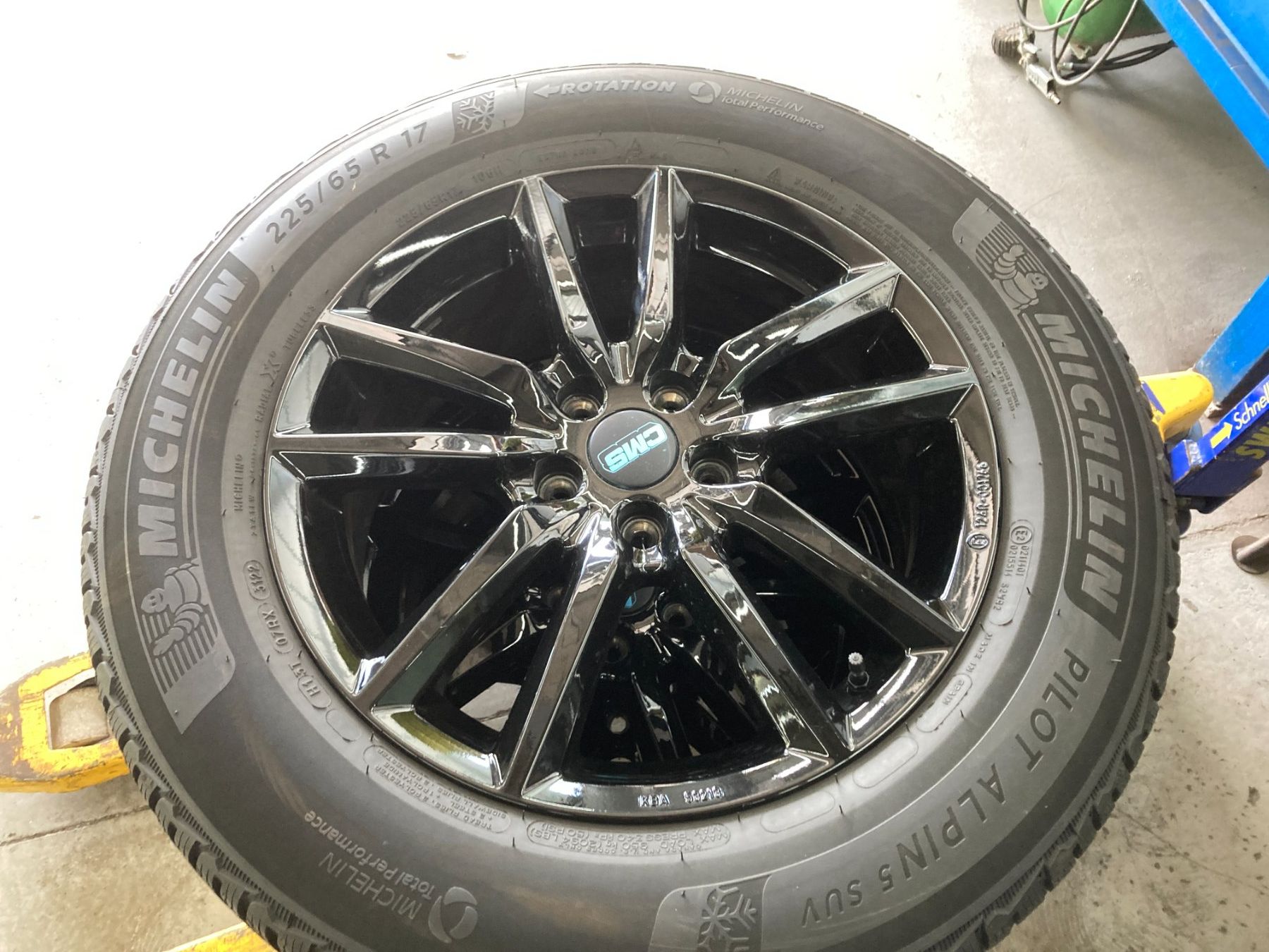 Ford Pneus & Kompletträder: Ford Kuga Winterräder 225/65R17 – Gebraucht aus Cham von WB2223 2