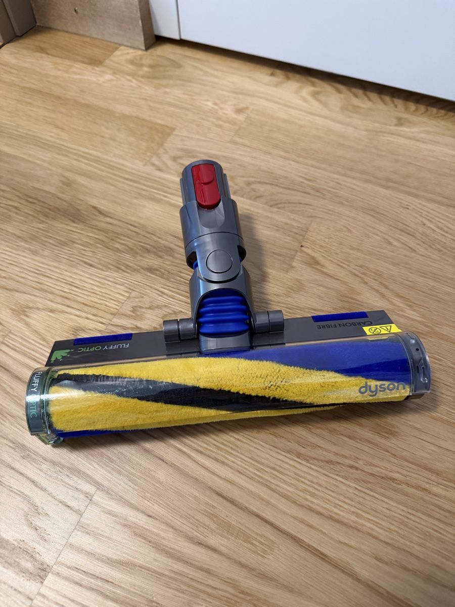 Dyson Autres articles pour la maison: Dyson V12 brosse laser  – D'occasion à Meyrin par SA_3006 1