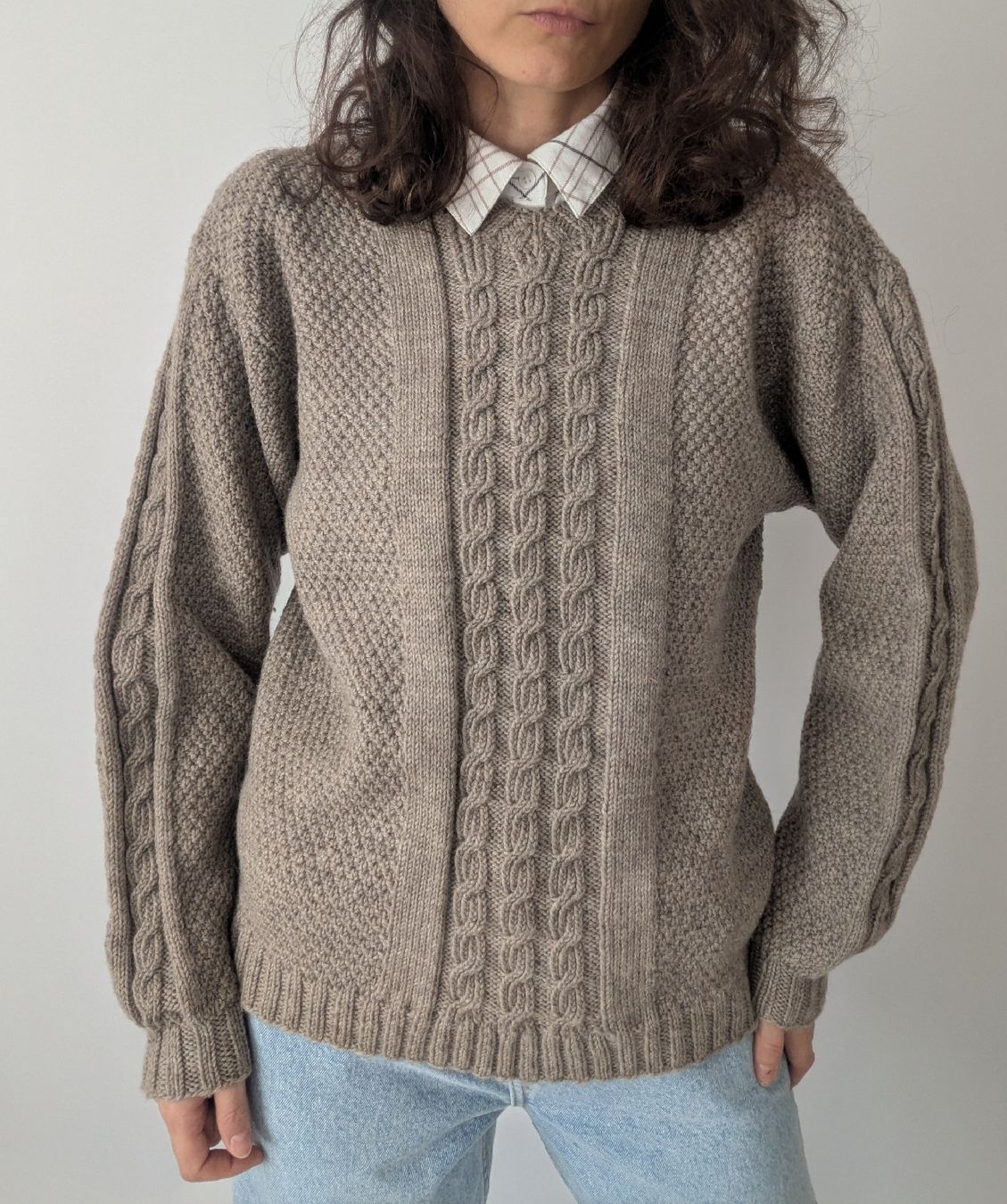 Pulls & Sweat-shirts: Strickpullover beige Zopfmuster, M  – D'occasion à Rorschach par olg_5qq2