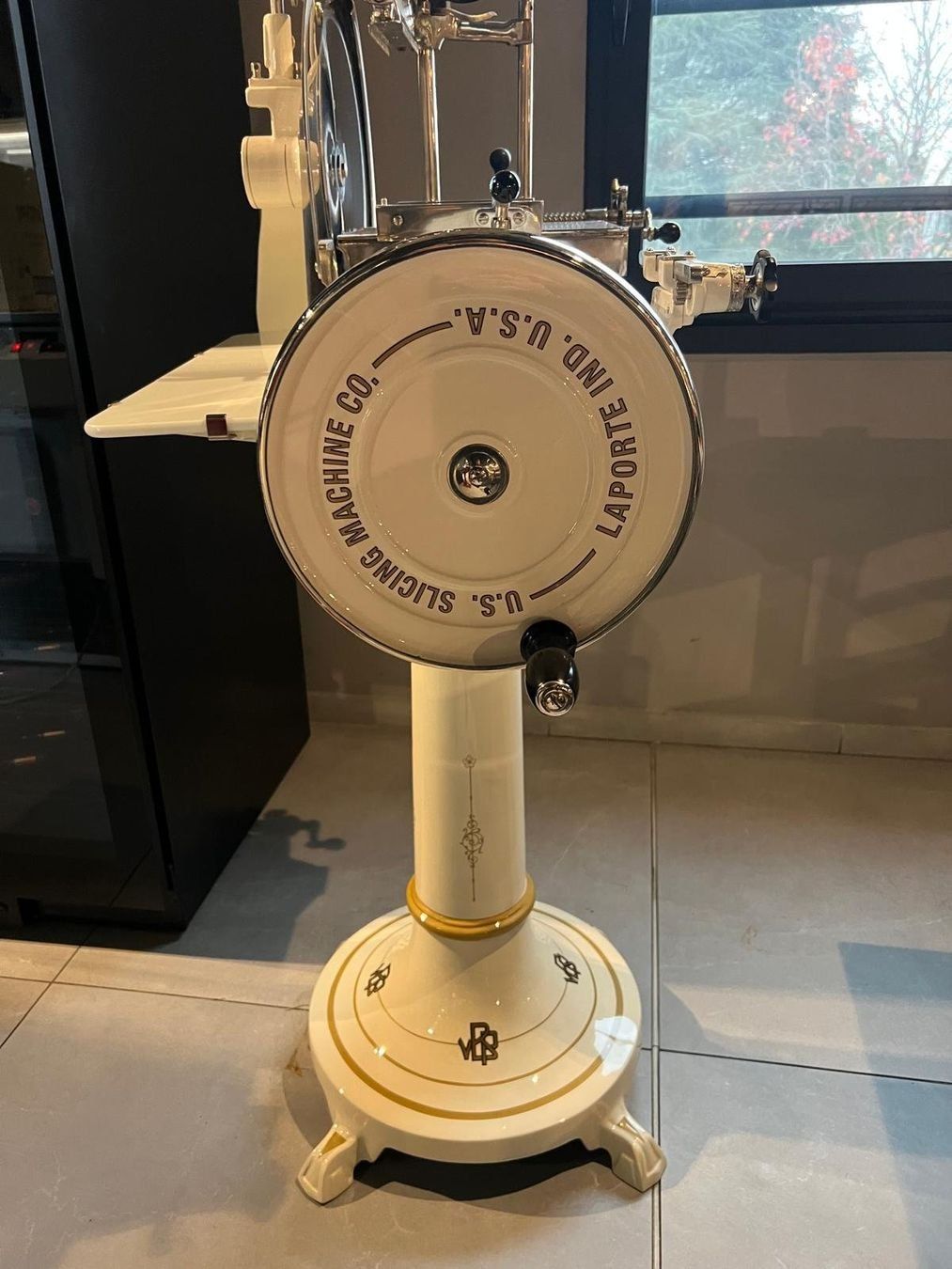 Berkel Elettrodomestici da cucina: U.S. Berkel Modell 7 Restauriert - Creme/Gold mit Sockel – Nuovo (secondo la descrizione) da Biasca venduto da Nicolas.Ney