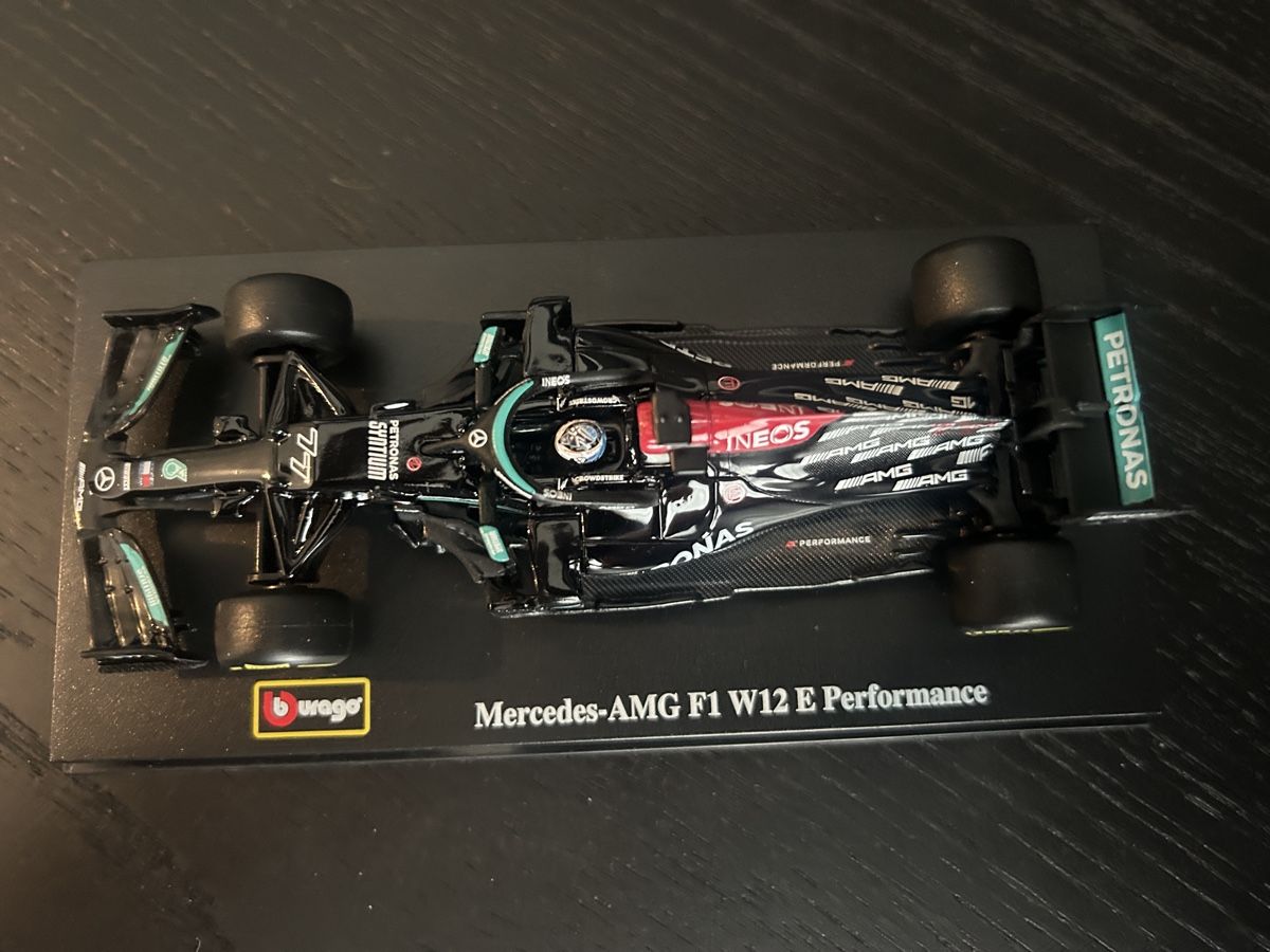 Bburago Modellautos: Mercedes-AMG F1 W12 E Performance neu – Gebraucht aus Seon von knt_1717 3