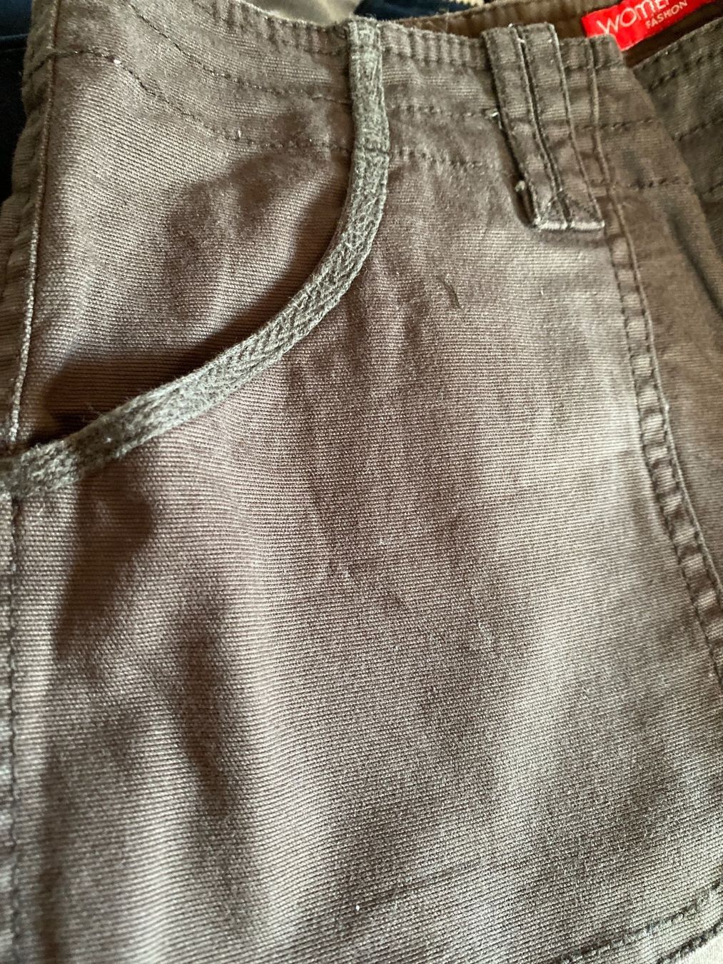 Pantaloni: Wotten Cargohose Damen braun Gr. 36 – Usato da Rothrist venduto da turnedking 2