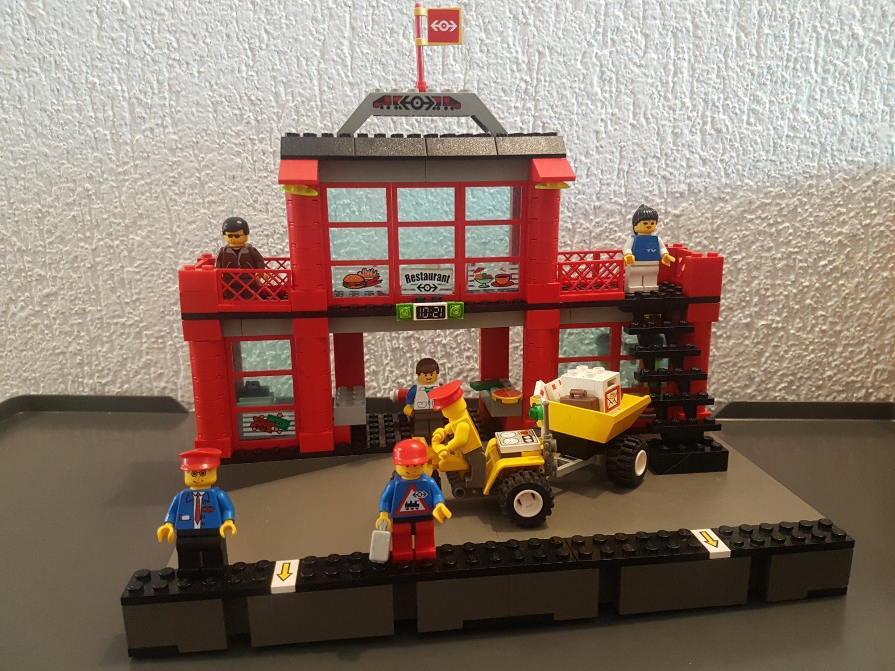 Lego Jeux de construction: LEGO 4556 Train Station – D'occasion à Basadingen par NekoBricks