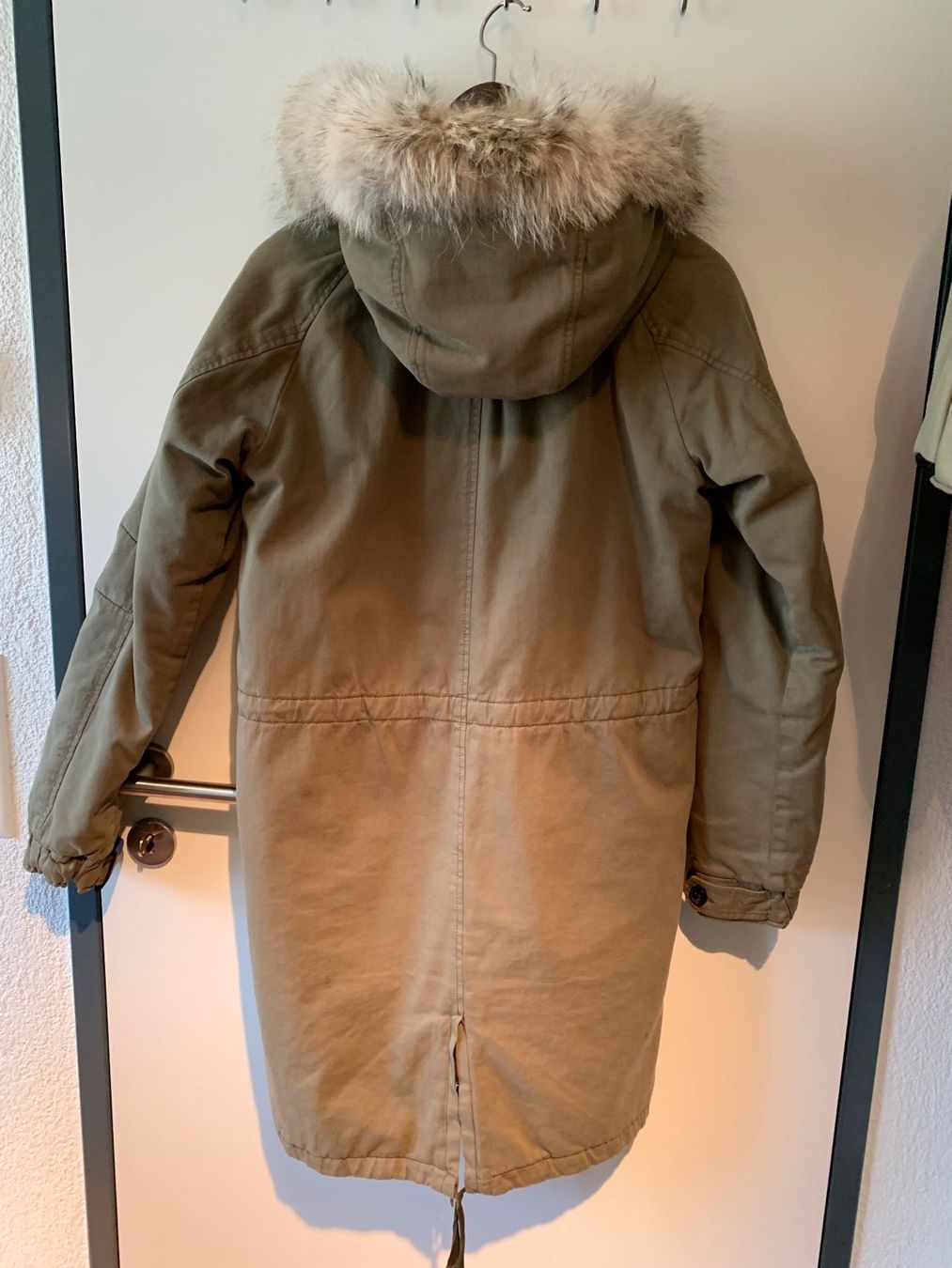 Cappotti: HIGHCLASS Parka mit echtem Fell, LEMPELIUS Berlin, Original – Usato da Rüschlikon venduto da Brixen07 6