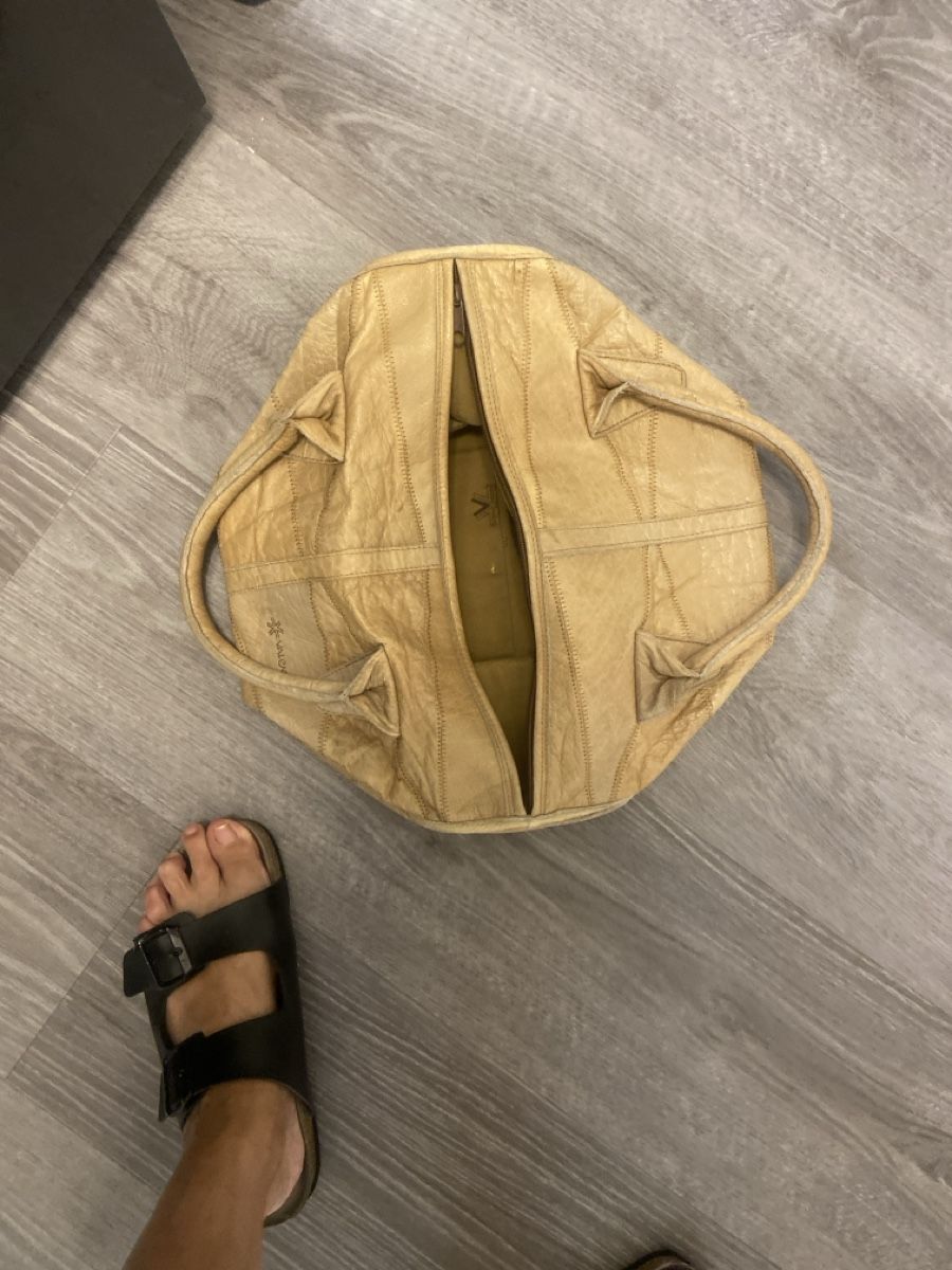 Valentino Taschen für Damen: Petit Sac de voyage Valentino en cuir beige – Gebraucht aus Neuchâtel von sta_9pcz 5