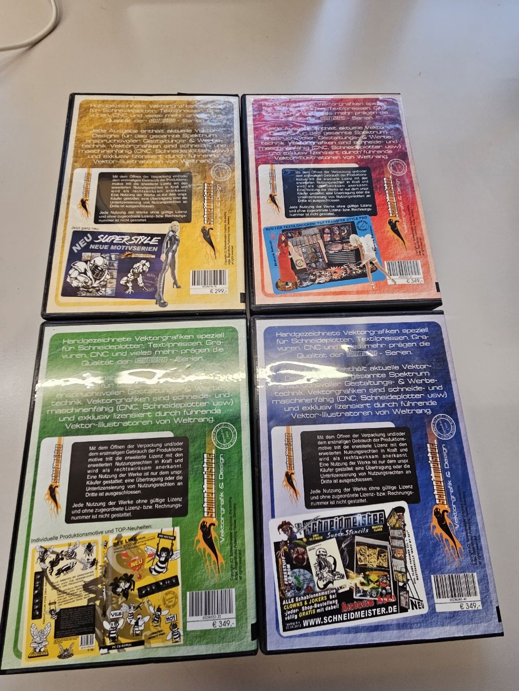 CD & DVD vergini: 4er Set Vector Grafiken Vektor Illustrationen Plotterdaten – Usato da St.Gallenkappel venduto da RocknSkull 1