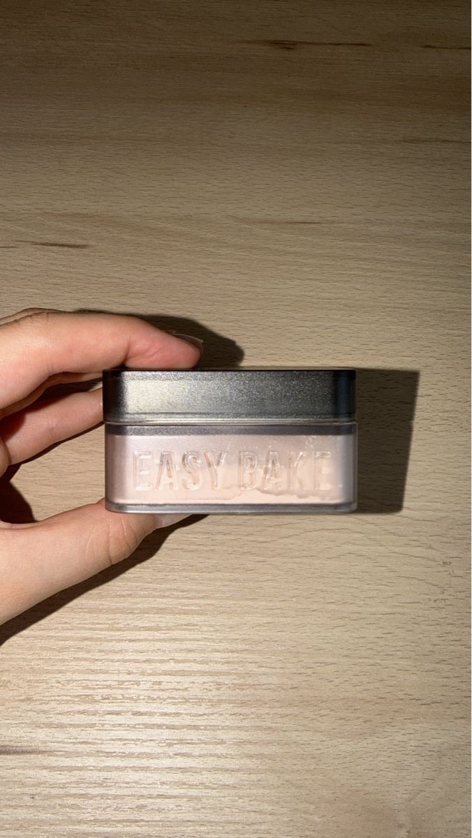 Huda Beauty Make-up: HUDA BEAUTY EASY BAKE POWDER CUPCAKE – Neu (gemäss Beschreibung) aus Puplinge von yav_9r9f 3