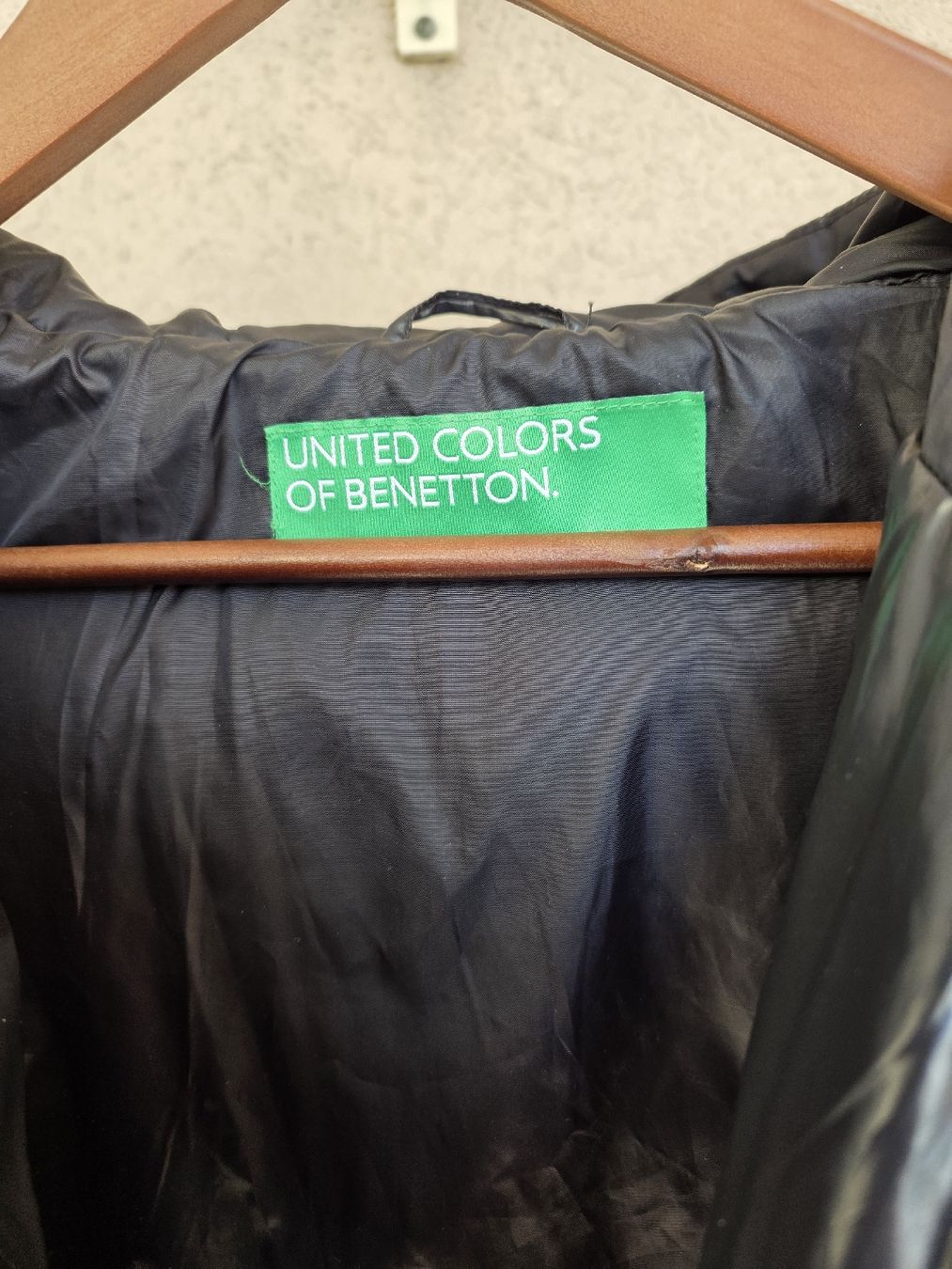 Benetton Jacken: Benetton doudoune noire  – Gebraucht aus Yverdon-les-Bains von enzine 1