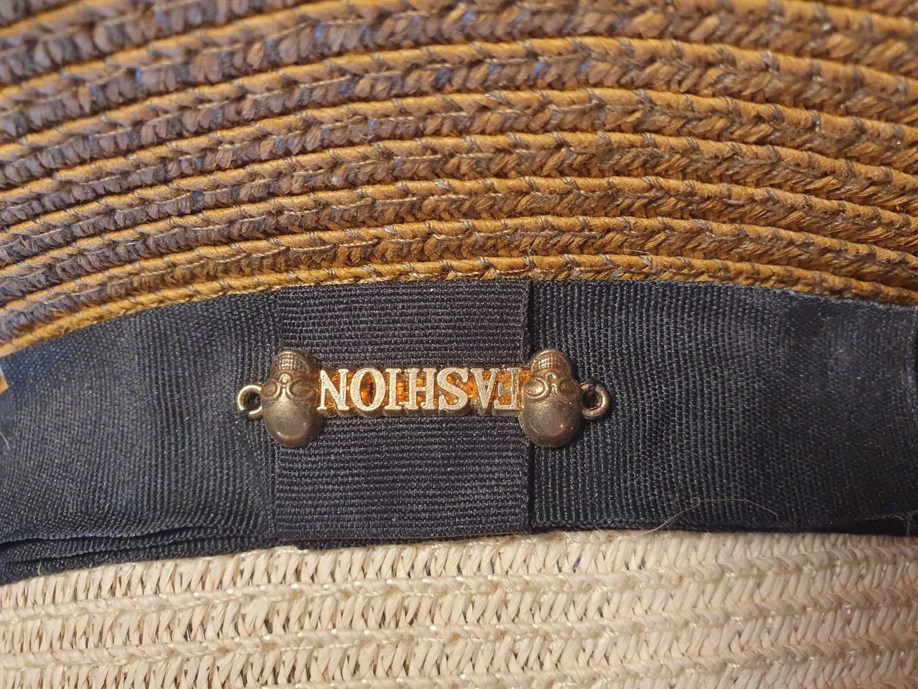 Copricapi, berretti & cappellini: Strandhut FASHION – Usato da Zürich venduto da loosebone 2