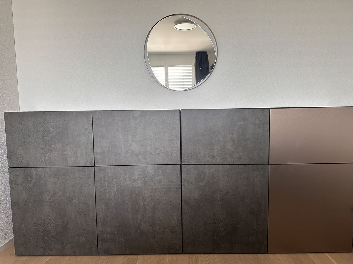 Ikea Cassettiere: Ikea Sideboard Besta, grau/bronze – Nuovo (secondo la descrizione) da Dübendorf venduto da 9320