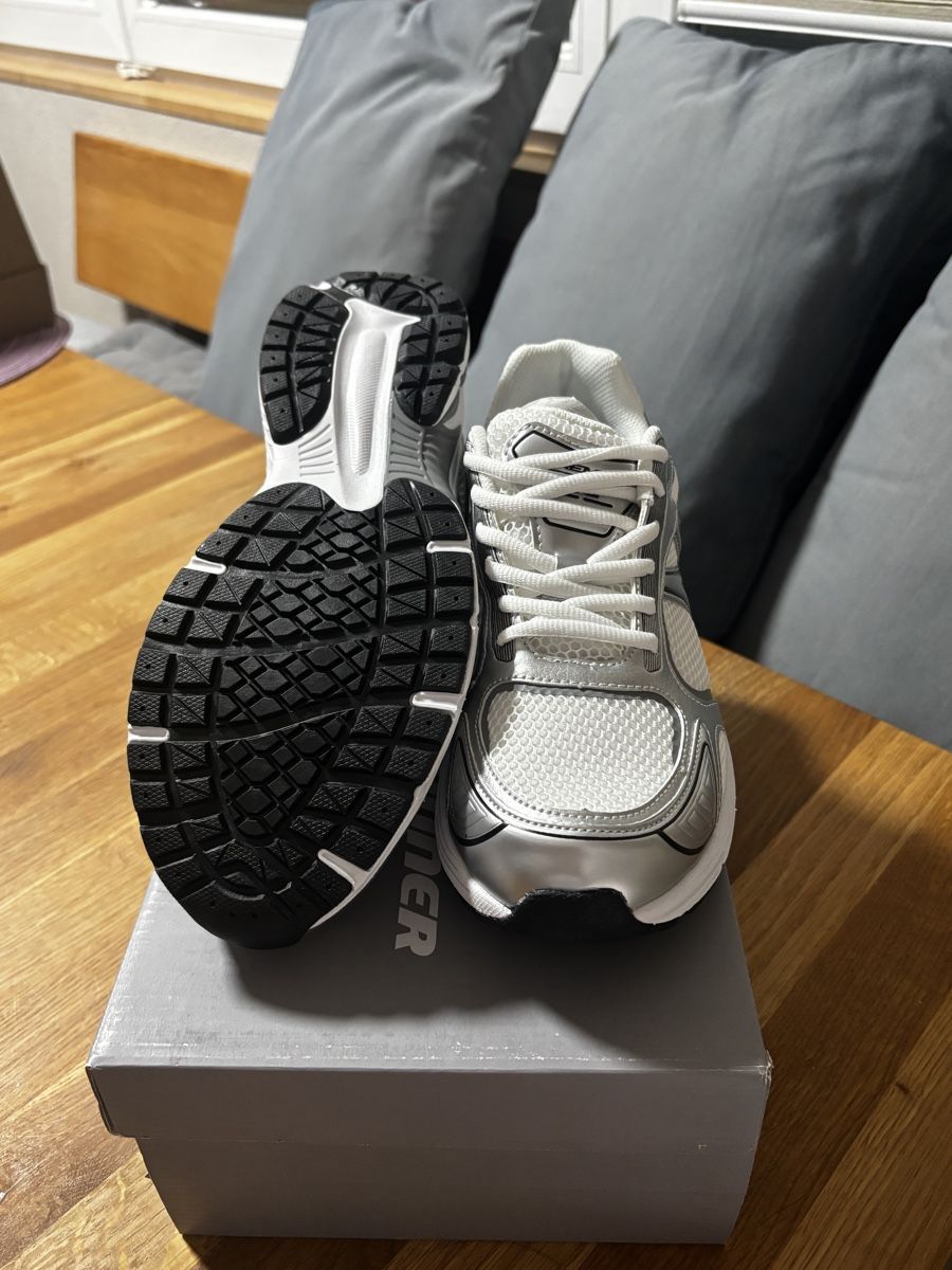 Scarpe da uomo: MOTION RUNNER PURE SILVER MoreMoneyMoreLove – Nuovo e nell'imballaggio originale da Glis venduto da fin_nhf6 4