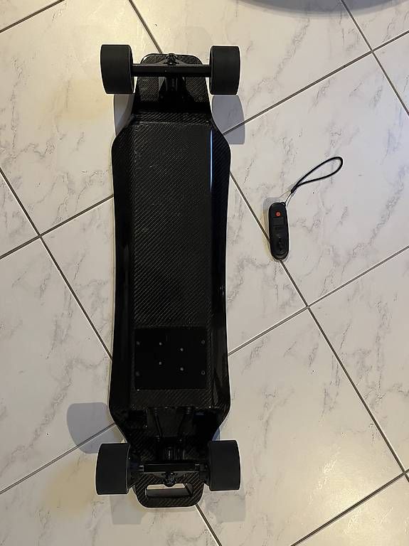 Skateboards: Elektro Skateboard – D'occasion à tuggen par jeenyus