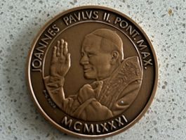 Papst Johannes Paul II, Medaille 1981, Bronze, top