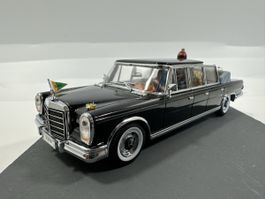 Mercedes-Benz 600 Pullmann Stretchlimousine 1:43, VITESSE