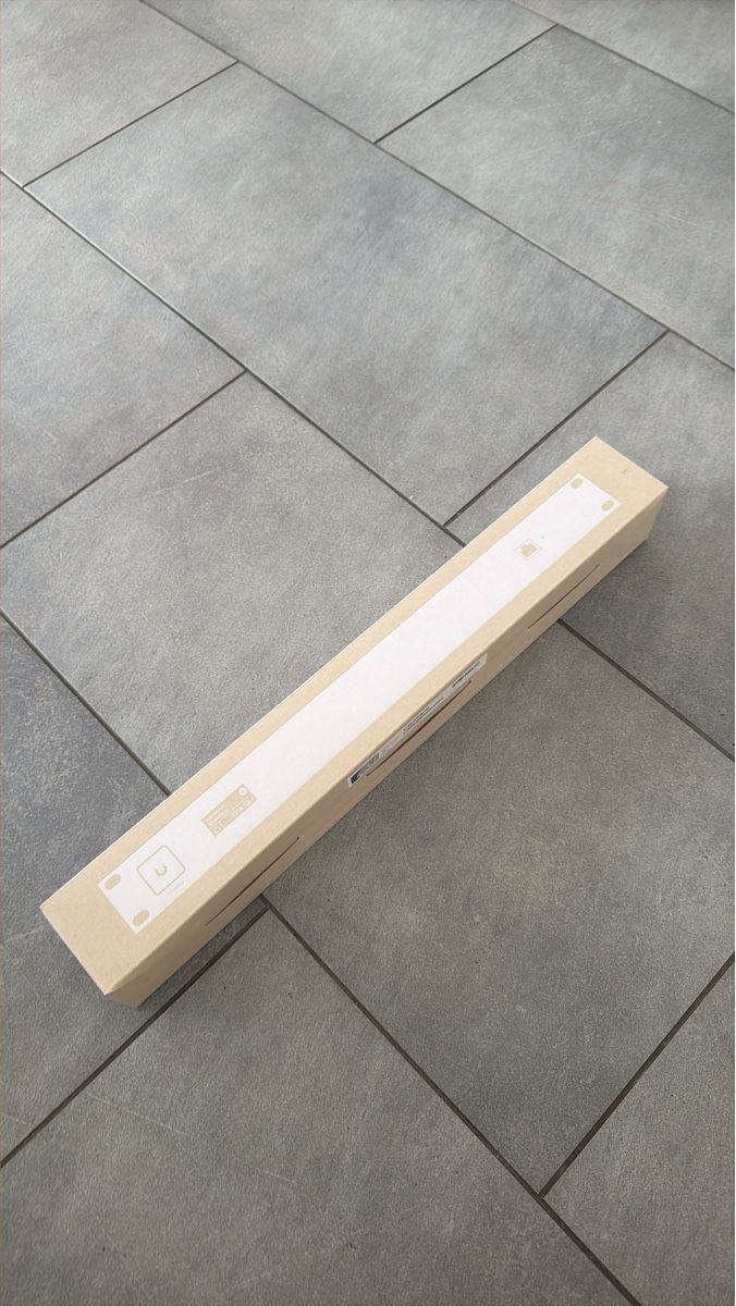 Ubiquiti Racks & Cavalletti: Ubiquiti Cloud Key G2 Rack Mount CKG2-RM – Nuovo e nell'imballaggio originale da Brittnau venduto da j.r.b