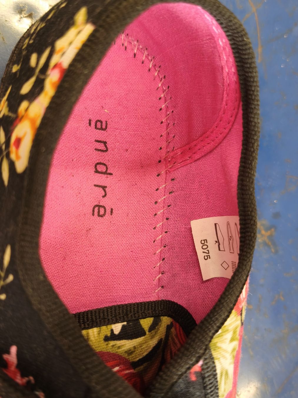 Scarpe da donna: Damenschuhe Andre blumenmuster Grösse 39 gebraucht – Usato da Emmetten venduto da SecondhandSiska 2