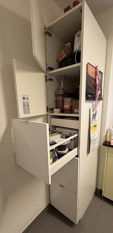 Schränke: IKEA Korpus/Schrank – Gebraucht aus St. Gallen von ire_6r8n
