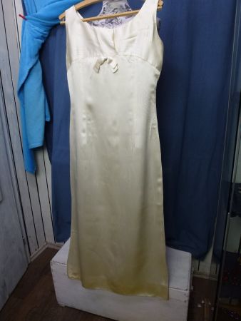 HAUTE COUTURE KLEID TRÄGER EIERSCHALENFARBEN LANG GR S  VINT