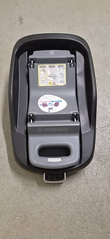 Sièges auto: Maxi Cosi Isofix Station – D'occasion à Emmenbrücke par Manu925 1