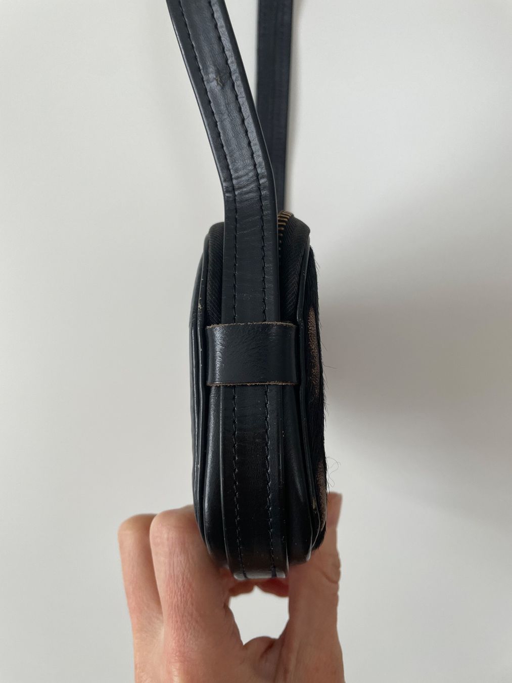 Borse da donna: Kleine Echtfell(Kuh)-Tasche – Usato da Neukirch an der Thur venduto da bee88 3