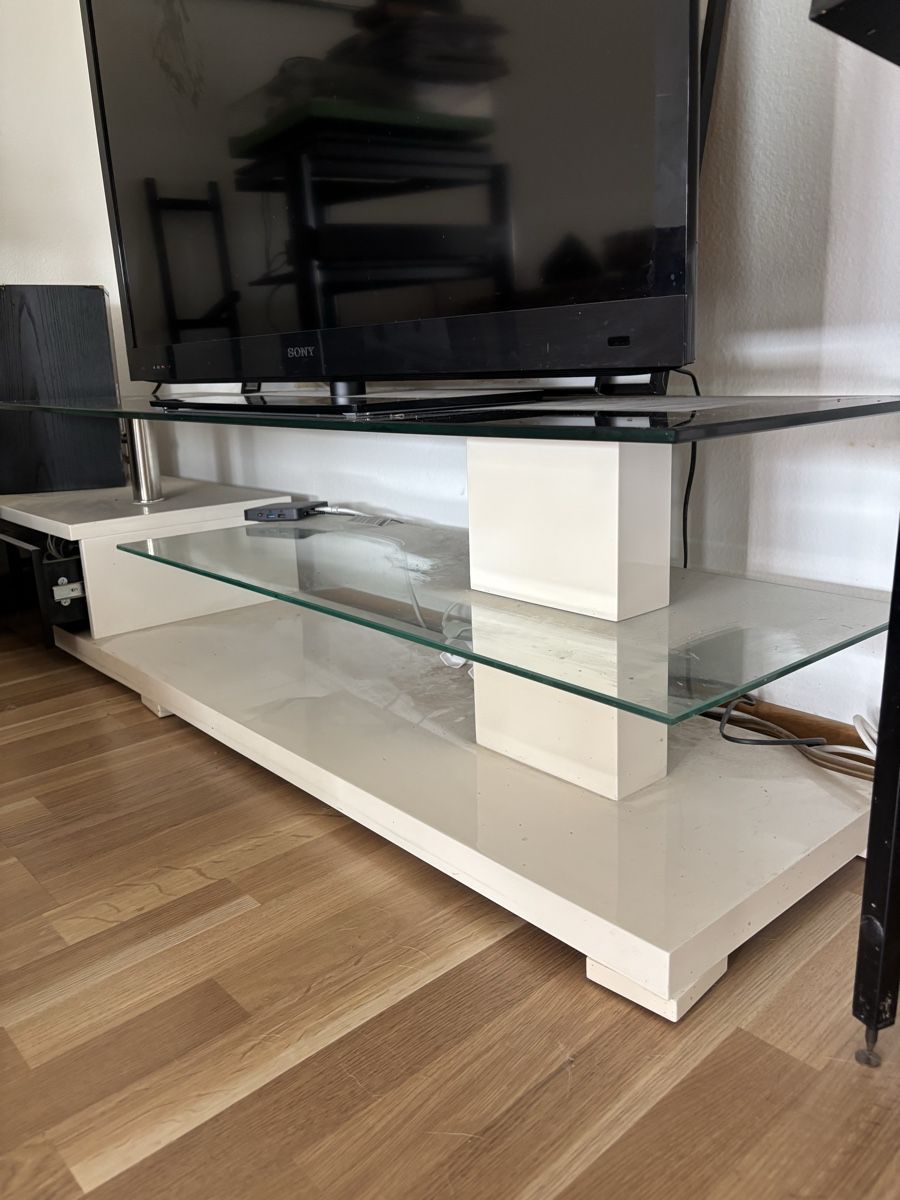 TV Möbel: TV Möbel – Gebraucht aus Reinach BL von Andithos