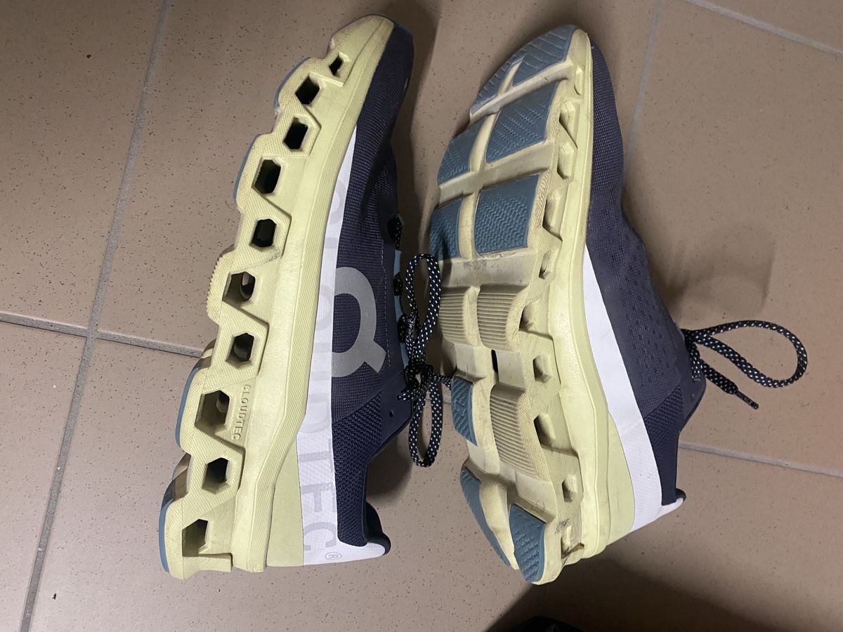 Scarpe da uomo: ON Turnschuhe 45 – Usato da Richterswil venduto da Patschiva 1