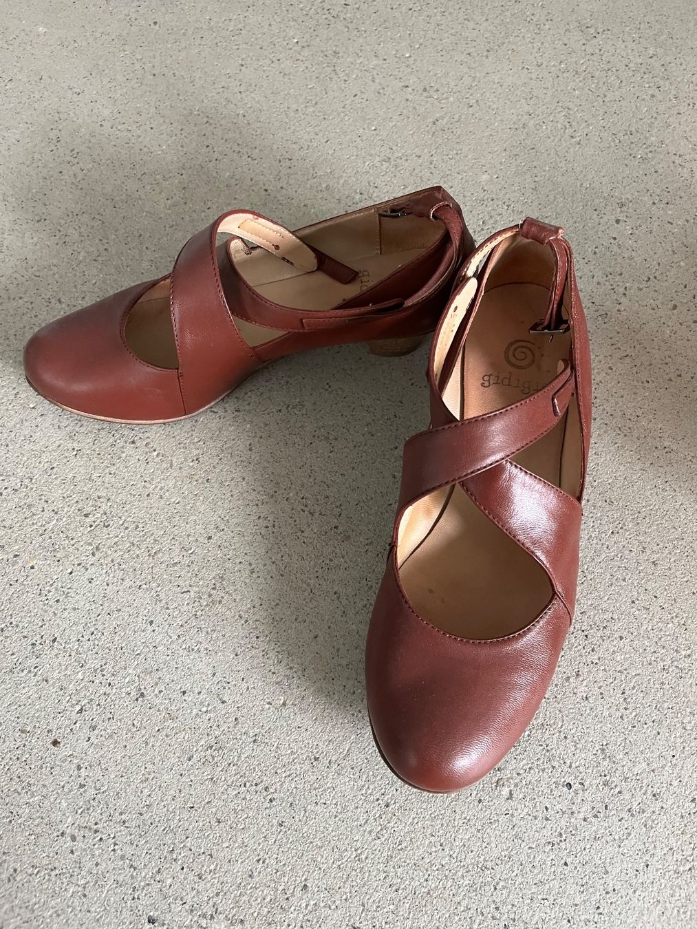 Scarpe da donna: Lederpumps, Gidigio, Gr 38.5 – Usato da Dietikon venduto da negodium