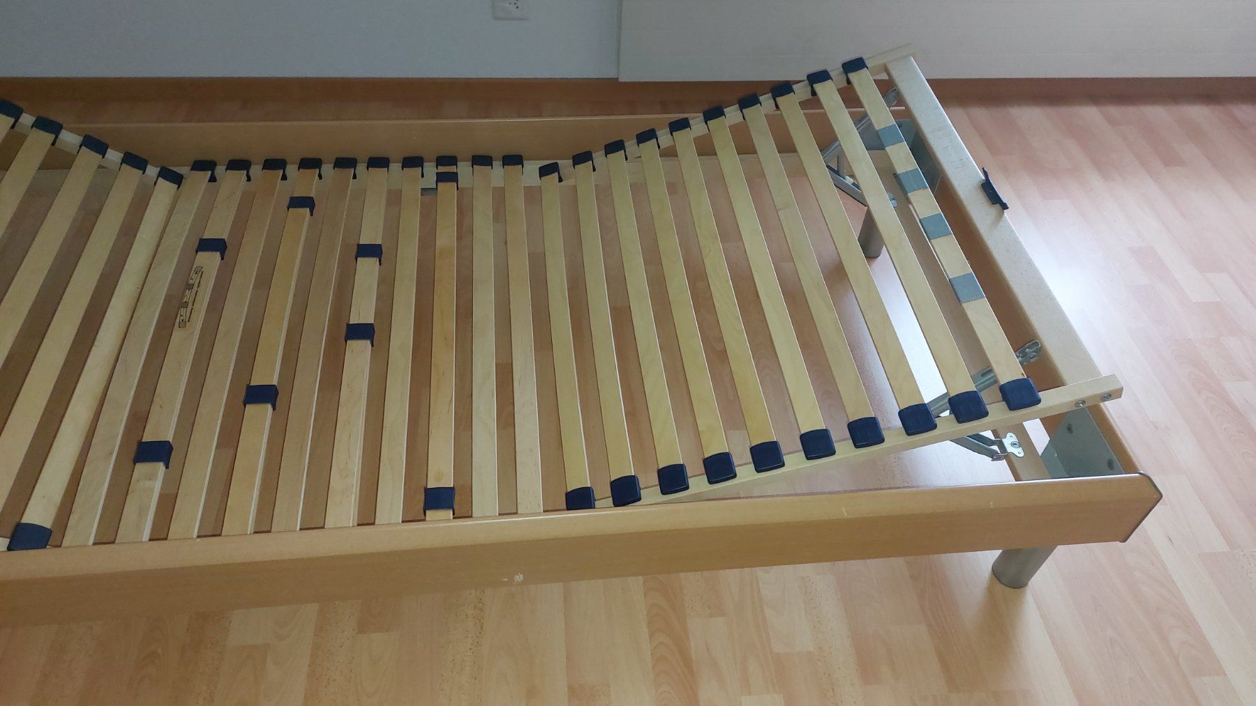 Letti: Einzelbett 90x120 – Usato da Mosnang venduto da Chluetery 3
