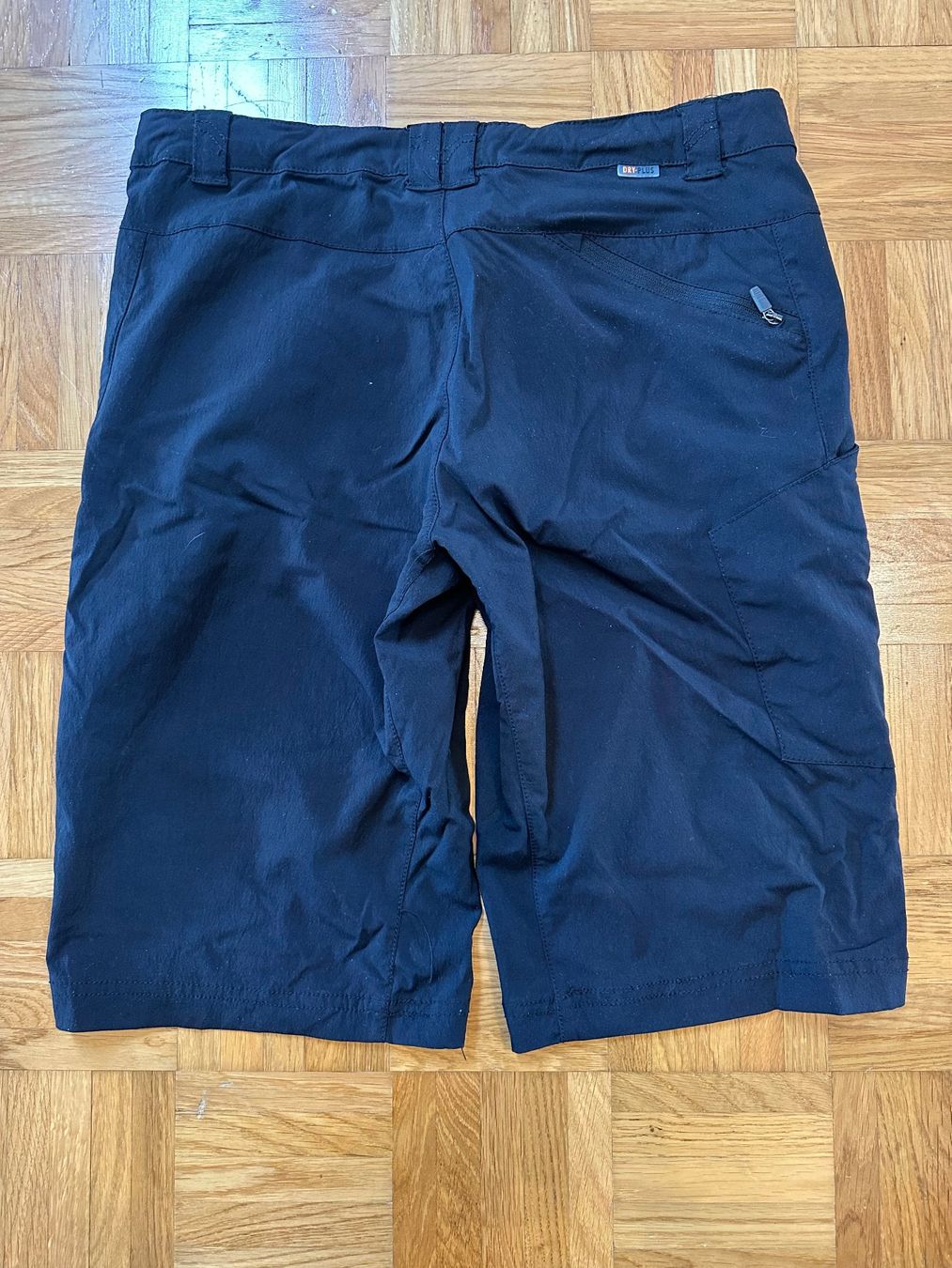 Mckinley Pantaloni: McKinley Shorts schwarz Grösse 164 – Usato da Winterthur venduto da nelead 1